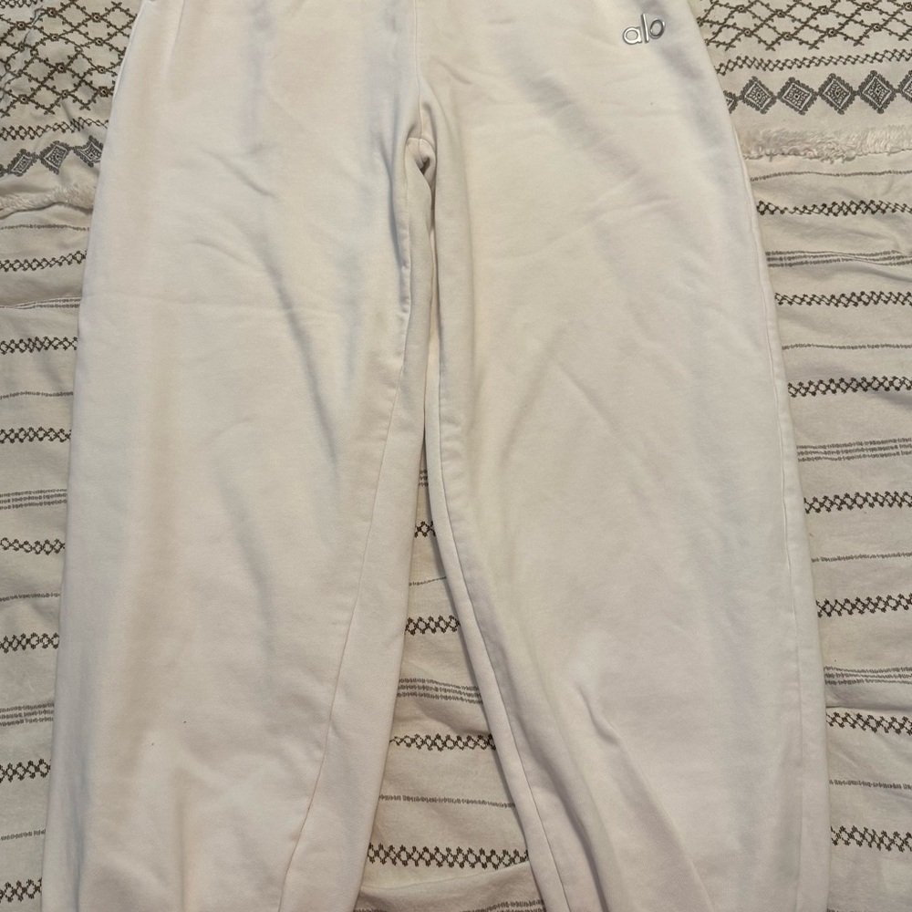 Alo Women’s White Classic Sweatpants
